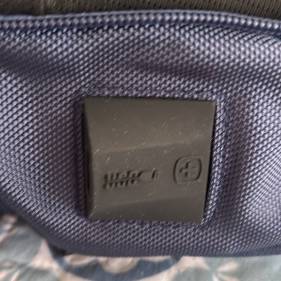 SwissGear The Travel Tech Elite USB ScanSmart Laptop Backpack - Picture 15 of 16